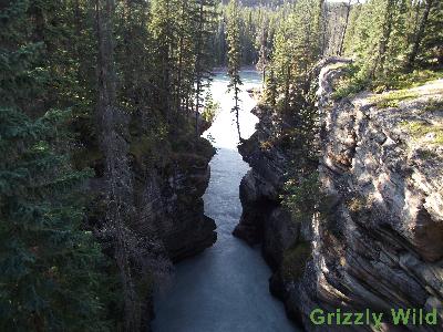 Lakes, Waterfalls & More Lakes, Waterfalls & More