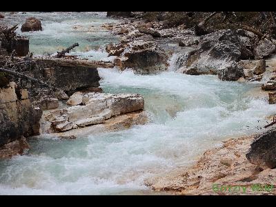 Lakes, Waterfalls & More Lakes, Waterfalls & More